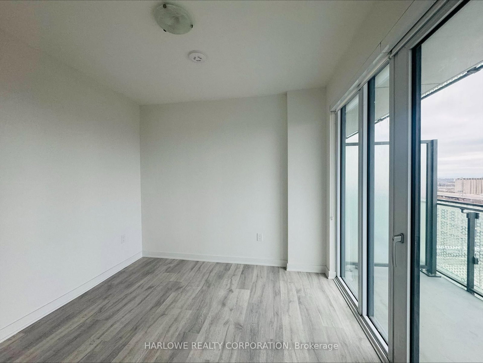 60 Princess Street, Unit 1220 SE - Photo 3