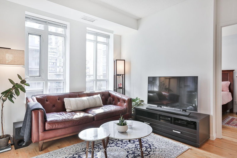 426 - 900 Mount Pleasant Rd, Toronto, M4P 3J9 | Image 3