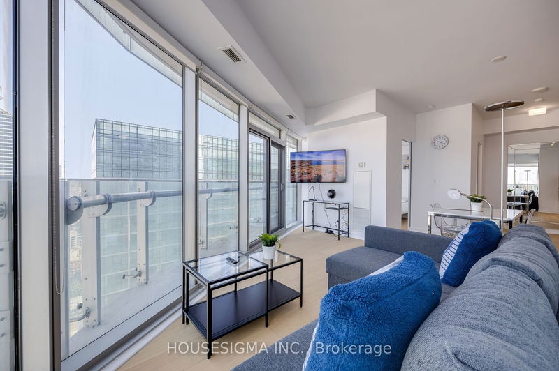 home for lease on 4407-12 York Street