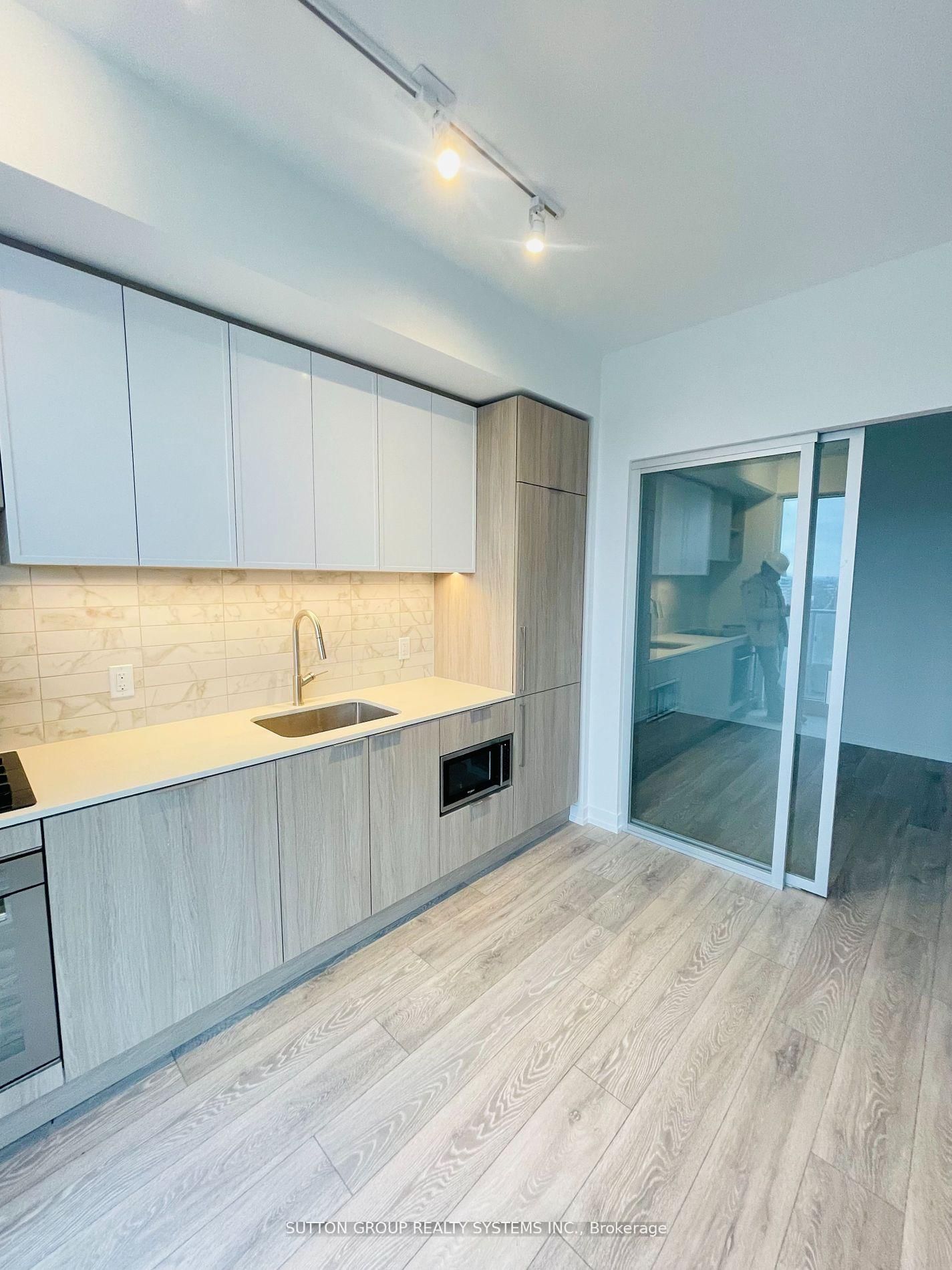 2020 Bathurst Street, Unit 1915 - Photo 11