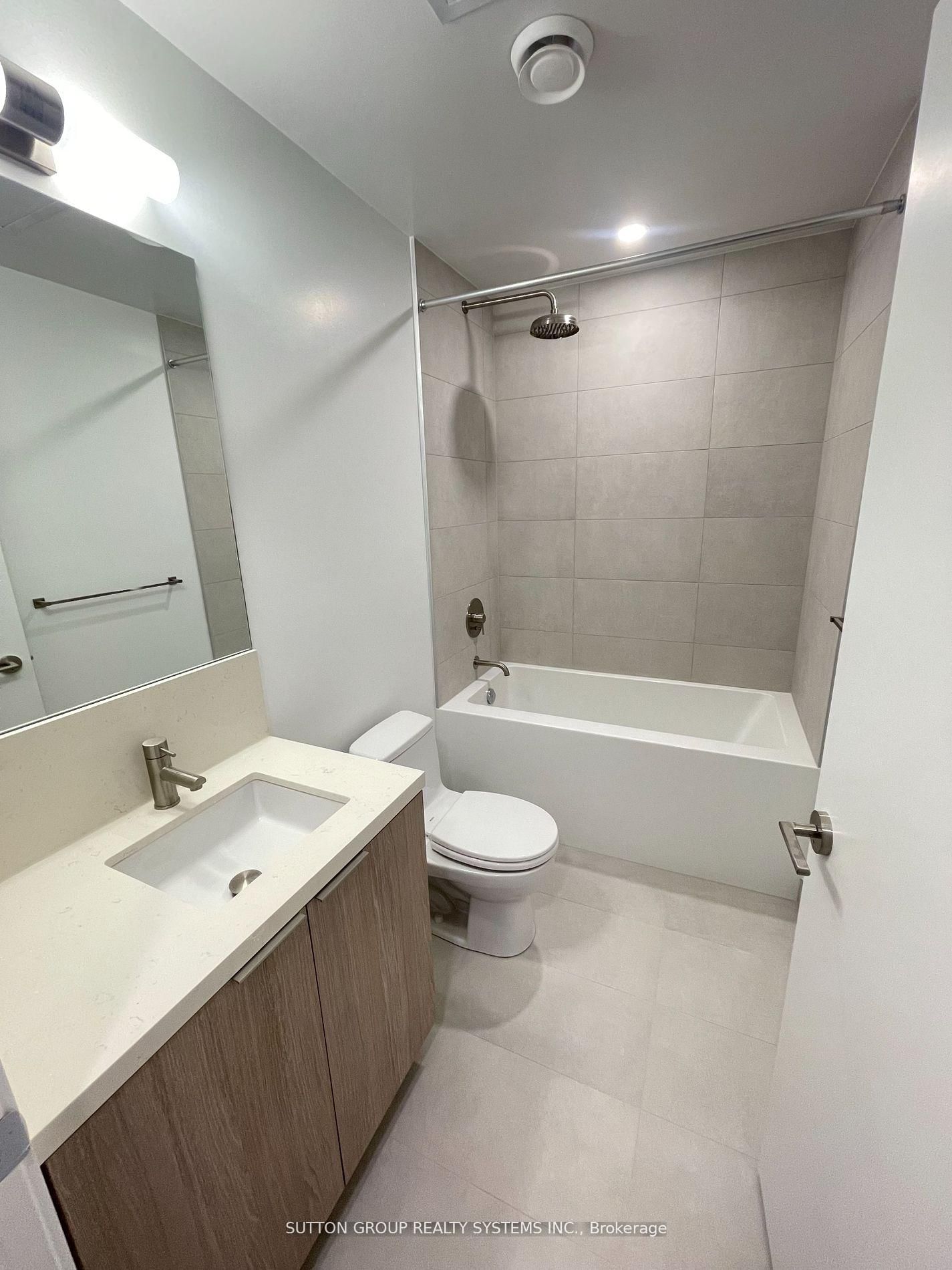 2020 Bathurst Street, Unit 1915 - Photo 2