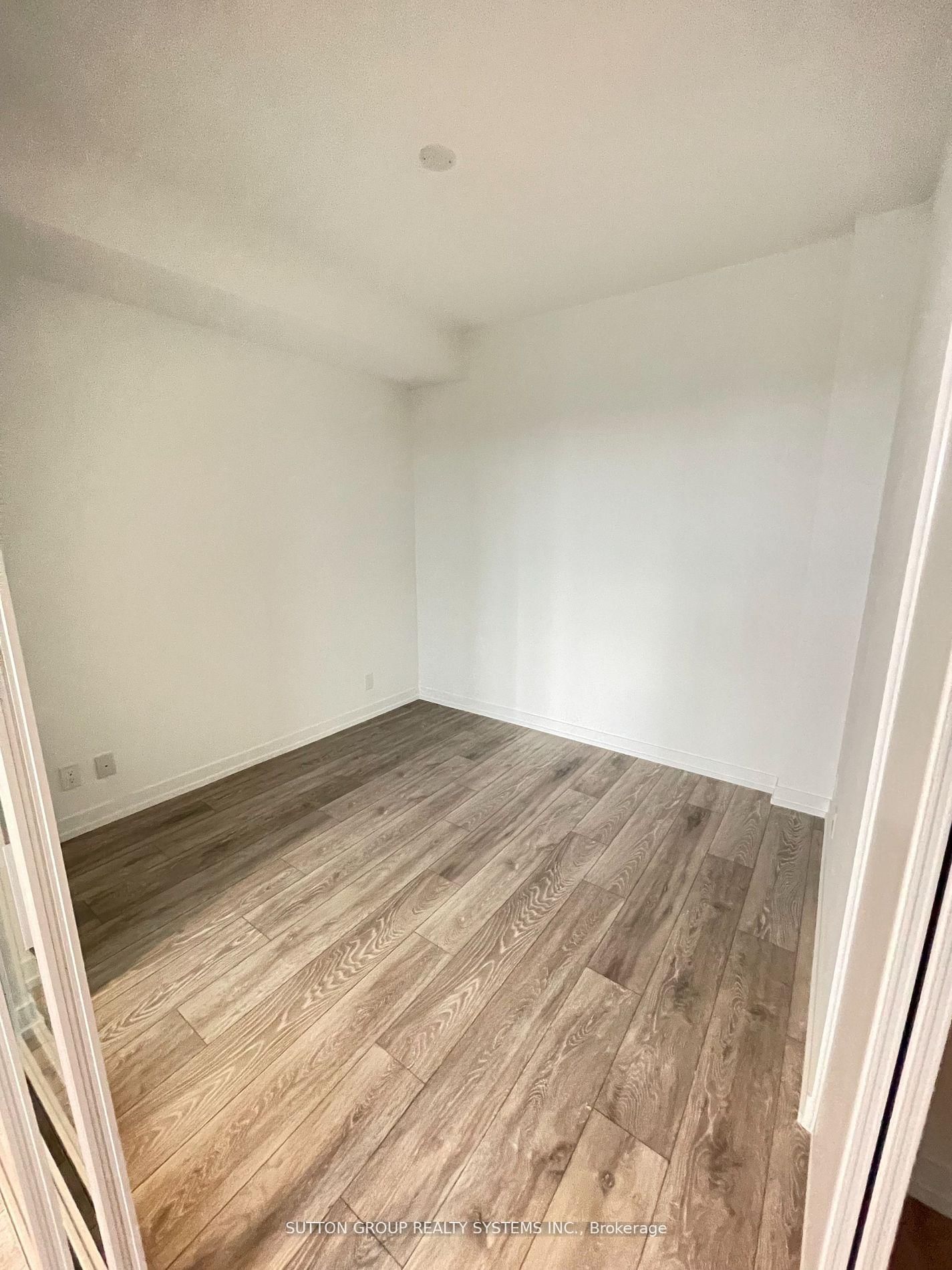 2020 Bathurst Street, Unit 1915 - Photo 3