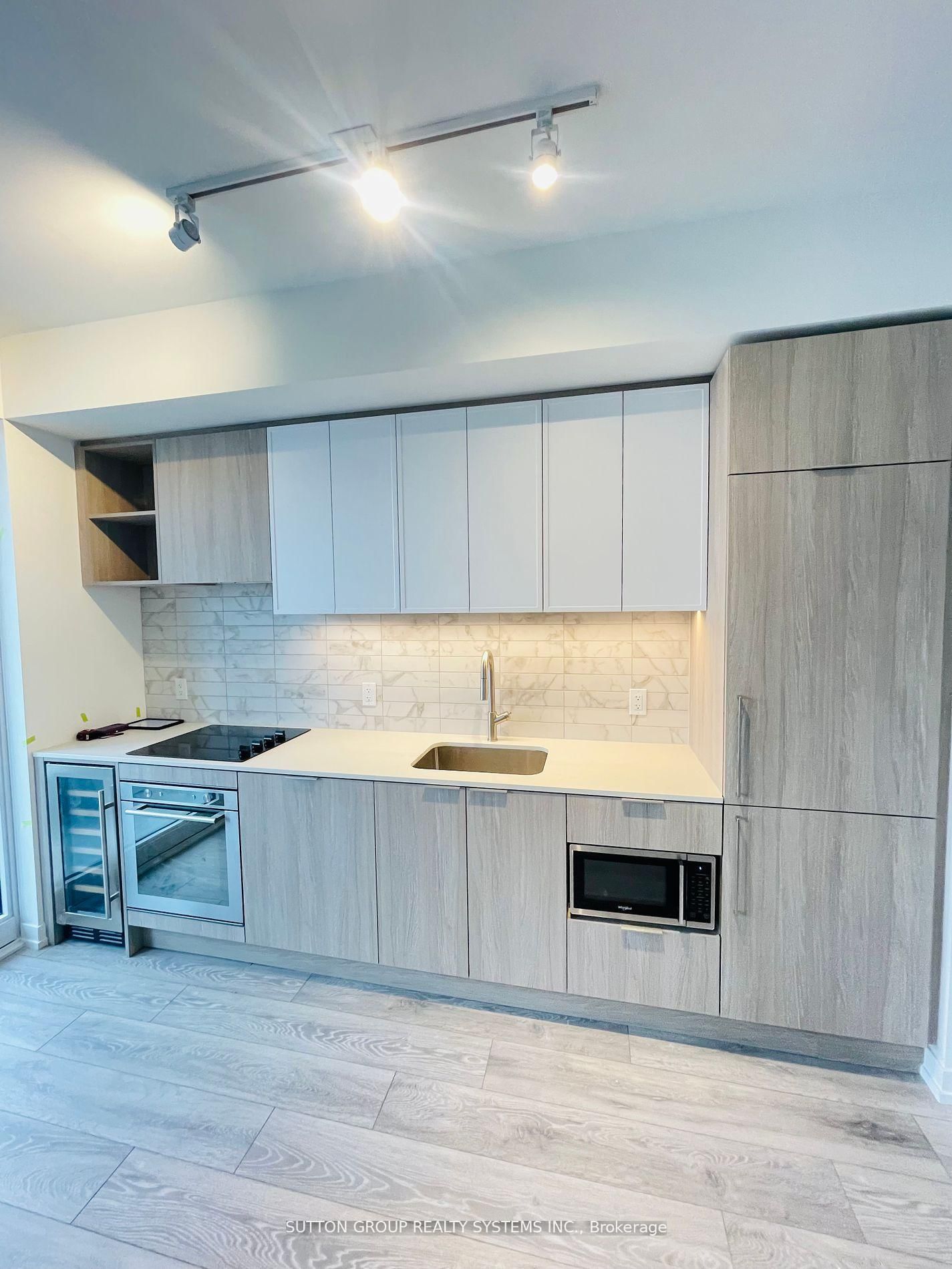 2020 Bathurst Street, Unit 1915 - Photo 8