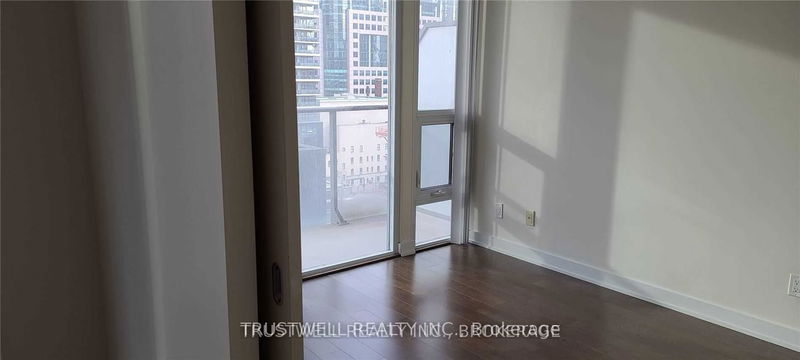 home for lease on 1109-126 Simcoe Street