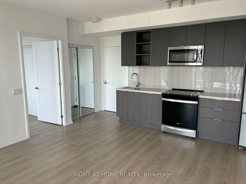 home for lease on 3118-50 Dunfield Avenue