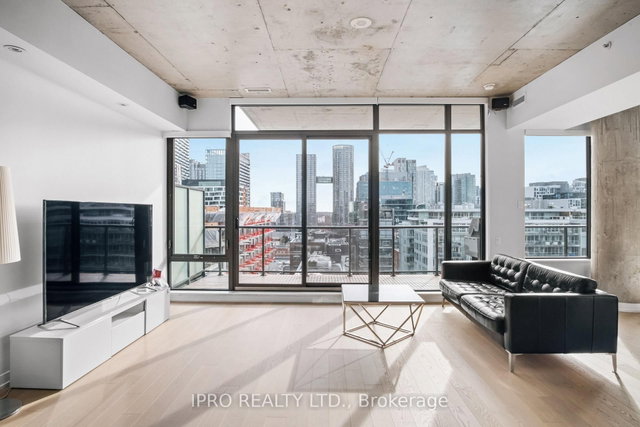 560 KING Street W