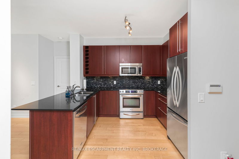  304 - 88 Broadway Ave  Toronto, M4P 0A5 | Image 7