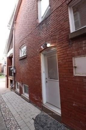 Lower - 45 Briar Hill Ave, Toronto, M4R 1H7 | Image 2