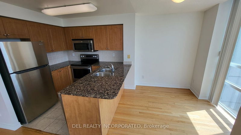 home for lease on 2105-503 Beecroft Road