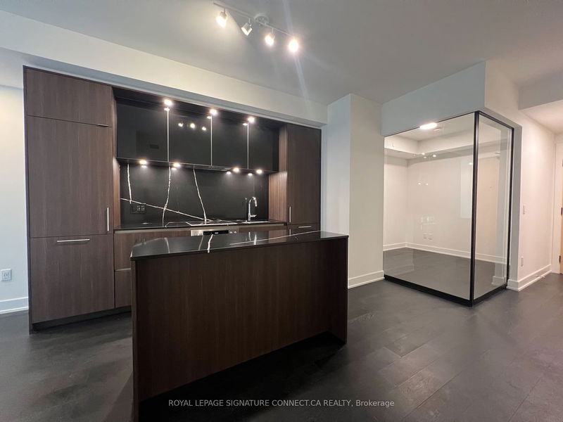 home for lease on 605-15 Mercer Street
