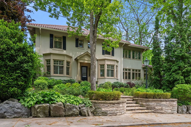 home for sale on 33 Welland Avenue