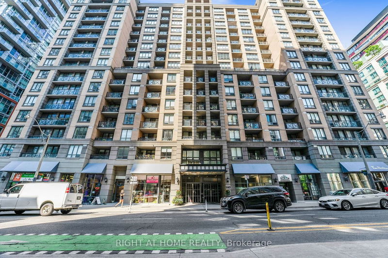  1415 - 140 Simcoe St  Toronto, M5H 4E9 | Image 31