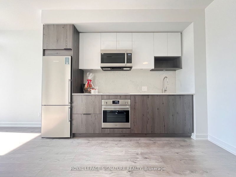 home for lease on 319-5 Defries Street