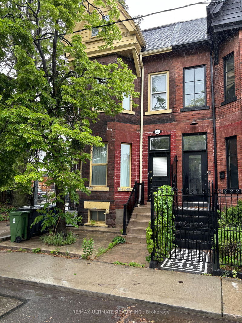 home for lease on Bsmt-38 Rolyat Street