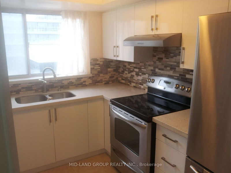 home for lease on 1211-717 Bay Street
