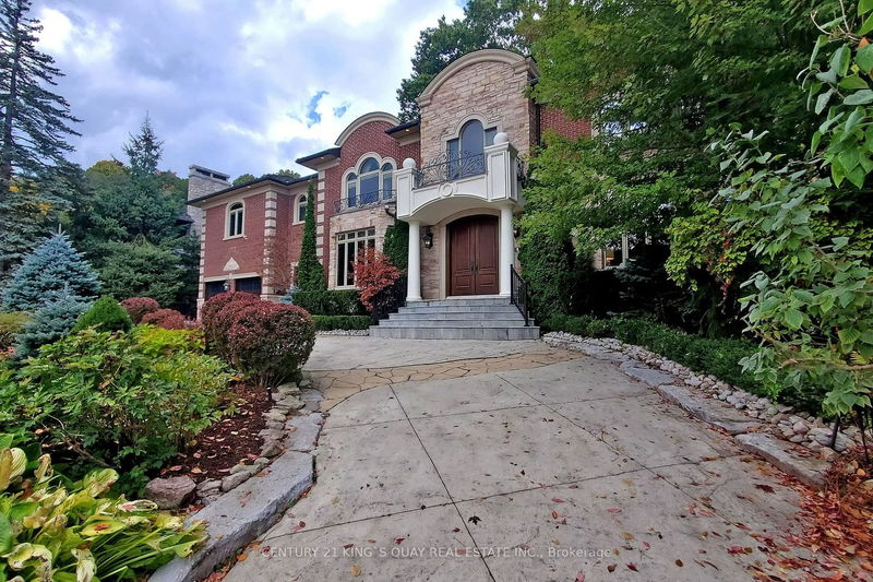 24 York Valley Cres  Toronto, M2P 1A7 | Image 4