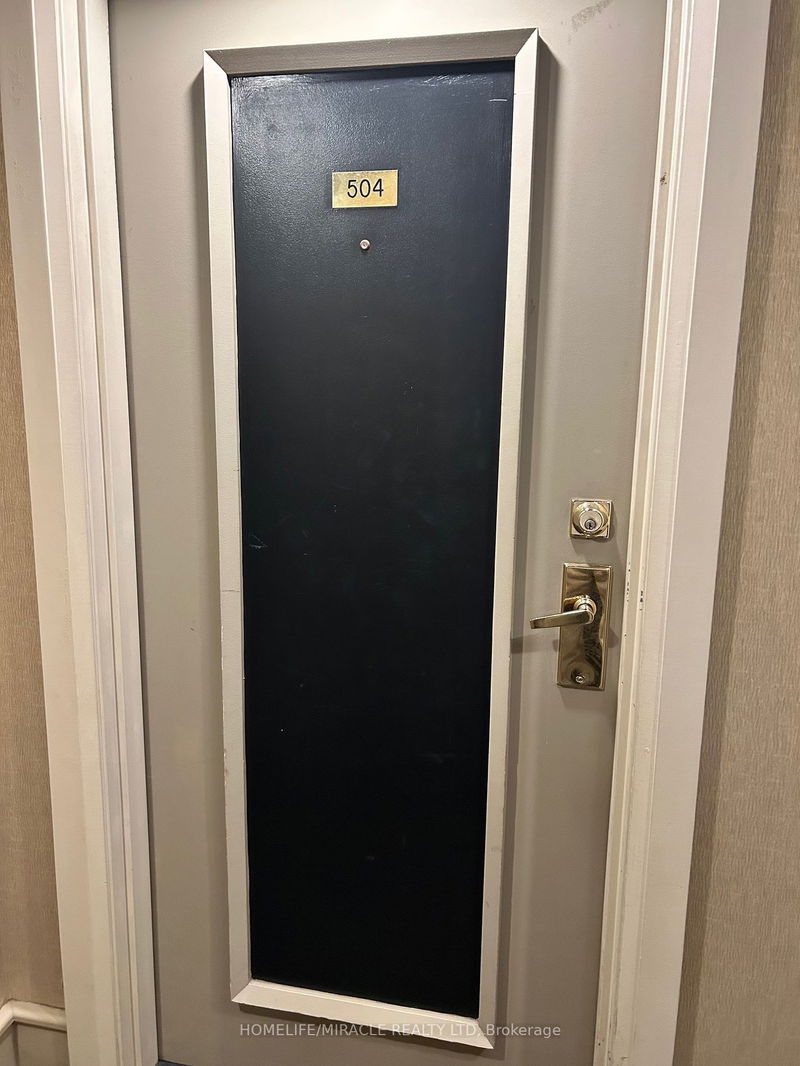 home for lease on 504-909 Bay Street N