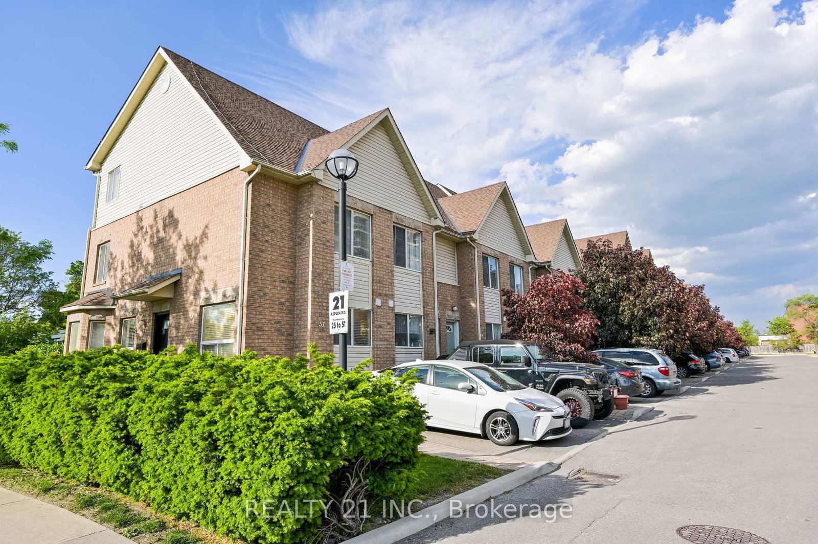 Listing photo 2