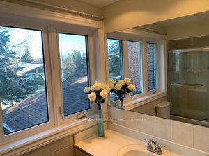 71 Bestview Dr  Toronto, M2M 2X8 | Image 17