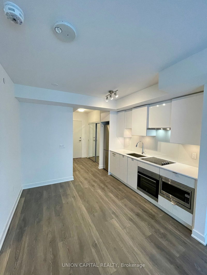 home for lease on 2506-99 BROADWAY Avenue