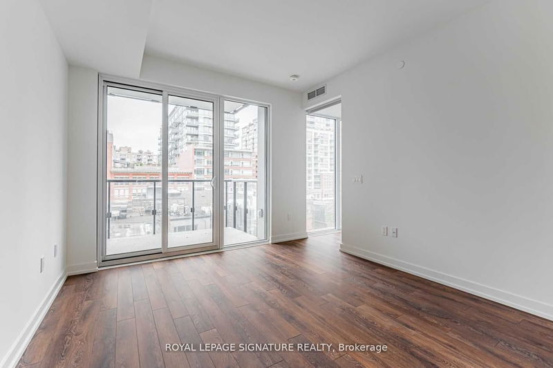 home for lease on 512-158 Front Street E