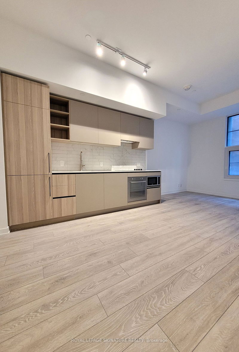 home for lease on 601-55 Mercer Street