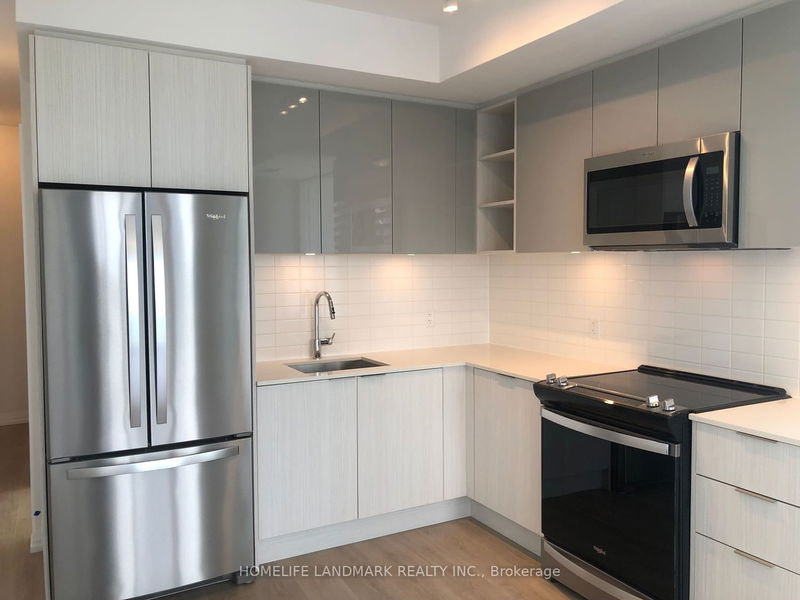 home for lease on 2913-50 Dunfield Avenue