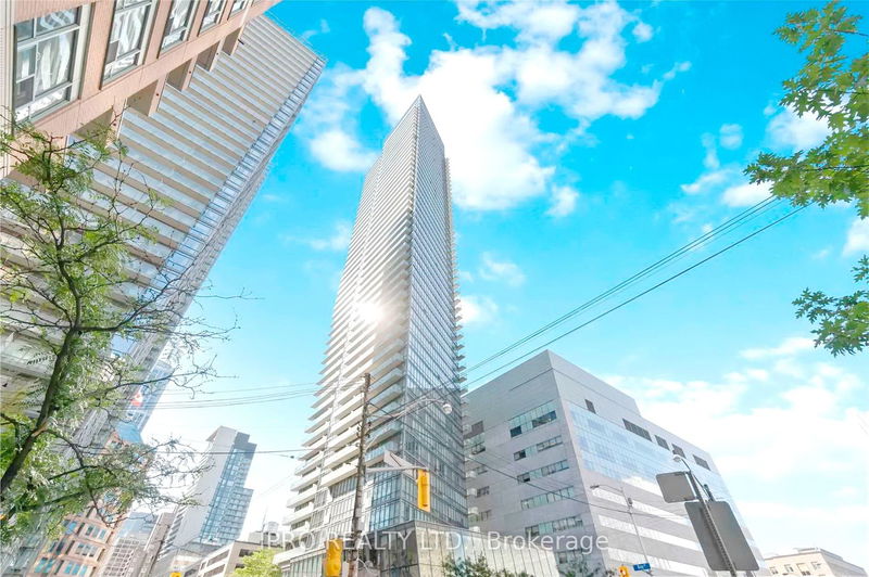 home for lease on 505-832 Bay Street