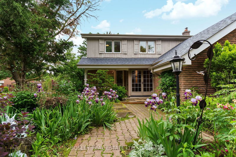 home for sale on 2 Tanbark Crescent
