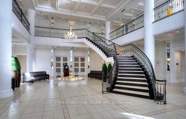 home for lease on 701-15 Greenview Avenue