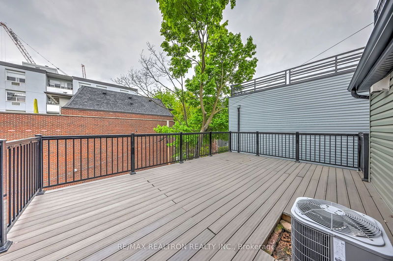 386 Spadina Rd  Toronto, M5P 2V9 | Image 24