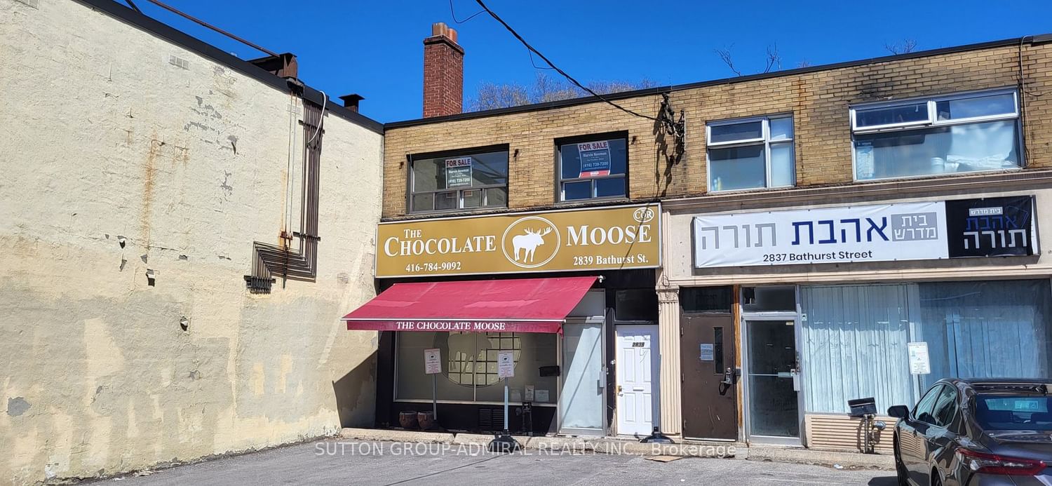 Building in 2839 Bathurst Street