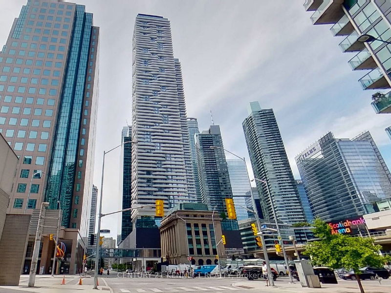 home for lease on 1108-100 Harbour Street