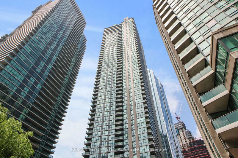 home for lease on 3004-18 Harbour Street