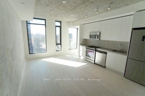 home for lease on 405-111 Bathurst Street