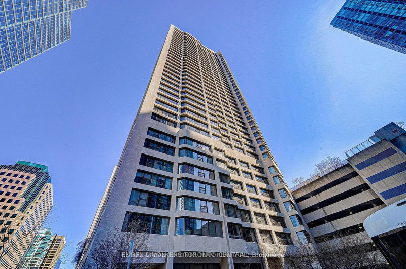 home for lease on 2615-55 Harbour Square