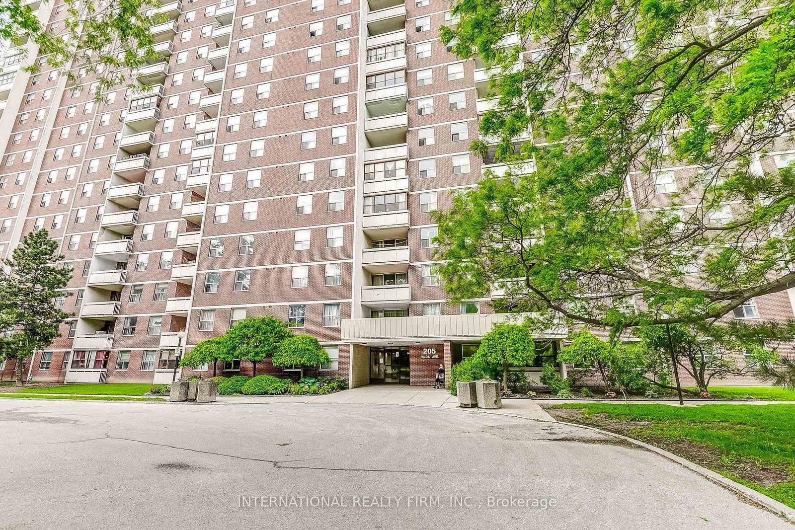 Listing photo 2