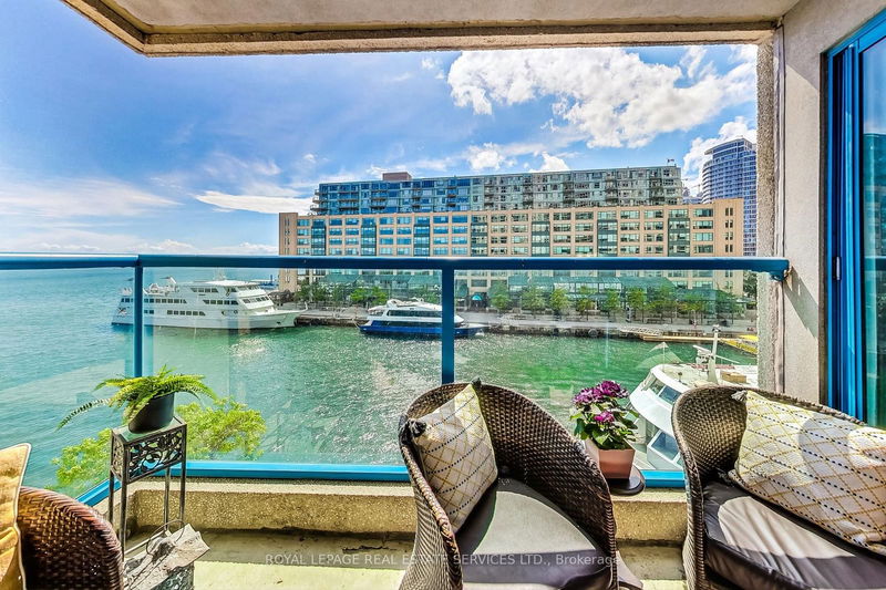 home for sale on 610-99 Harbour Square