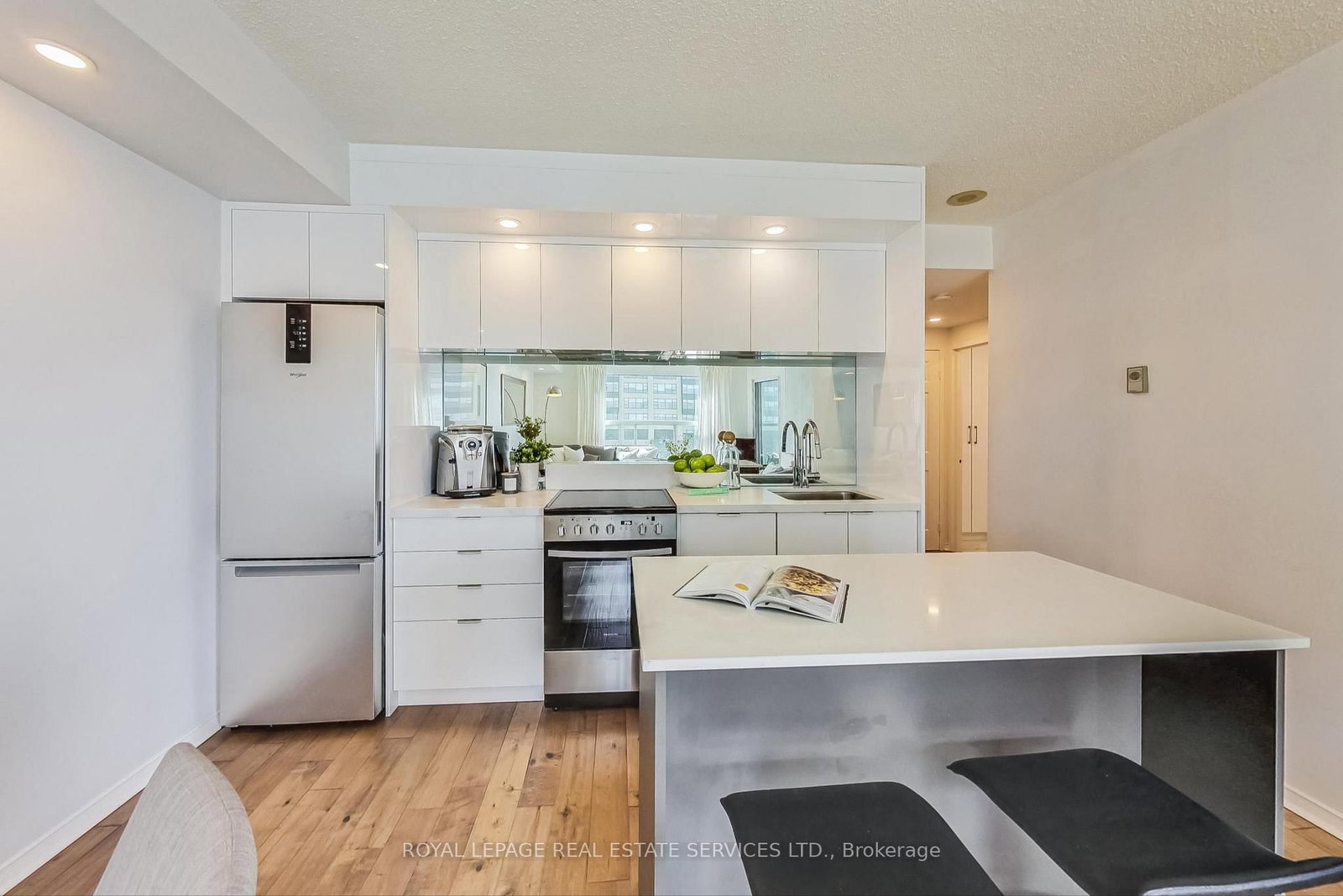Listing Image 7