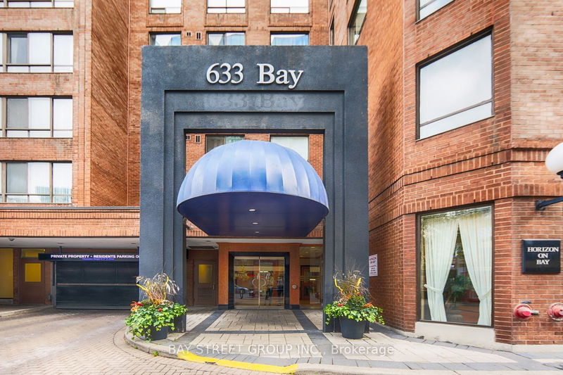 home for lease on 711-633 Bay Street