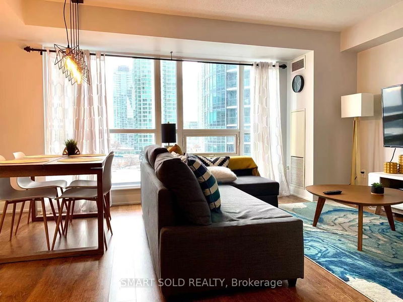 home for lease on 619-20 Blue Jays Way