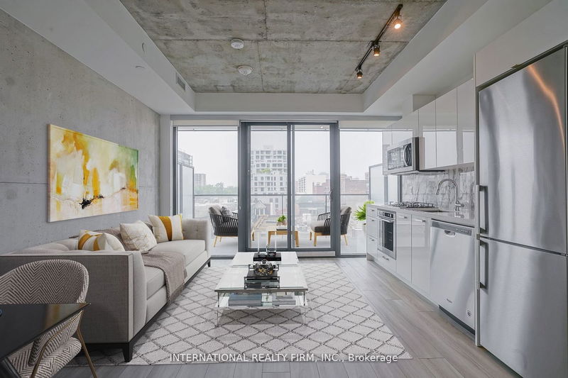 home for lease on 509-458 Richmond Street W