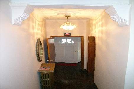 250 Roxton Rd, Toronto, M6G3P9 | Image 3