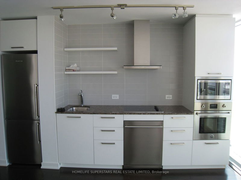 home for lease on 4805-12 York Street