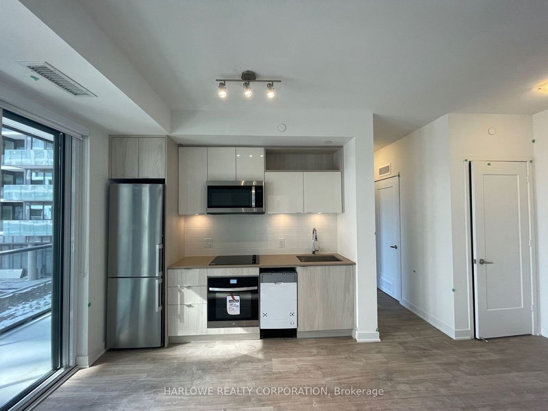 home for lease on 1236 W-135 Lower Sherbourne Street