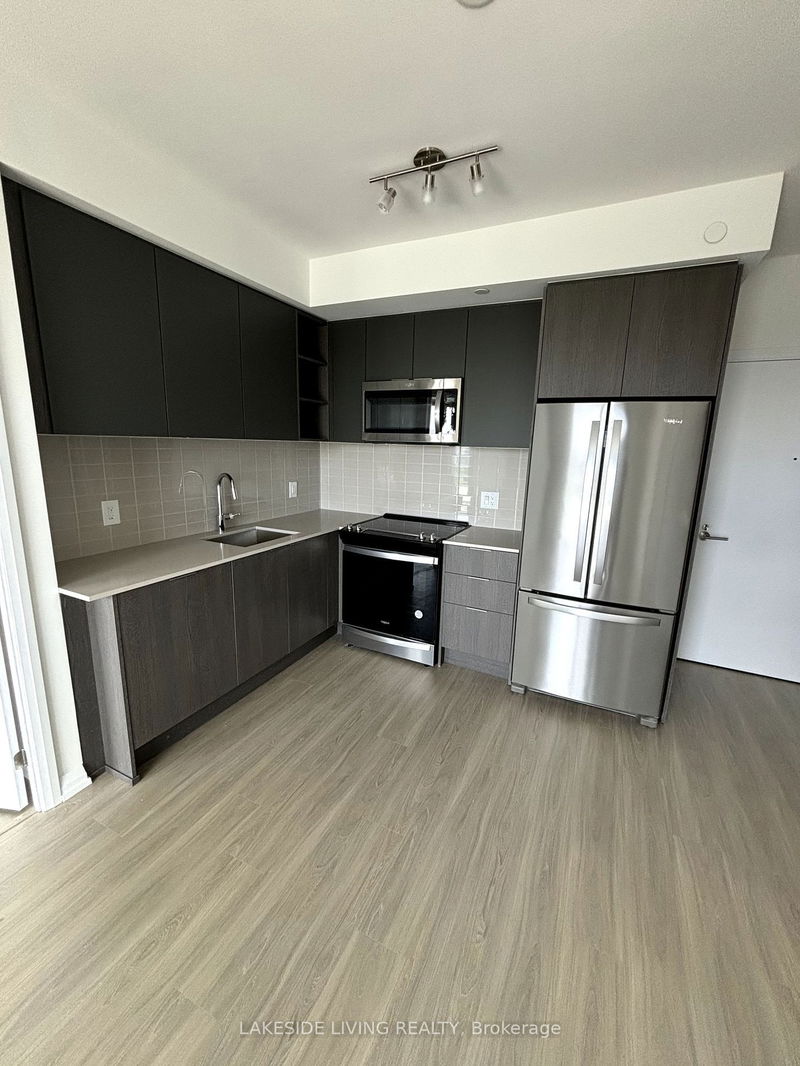 home for lease on 1608-25 Holly Street S
