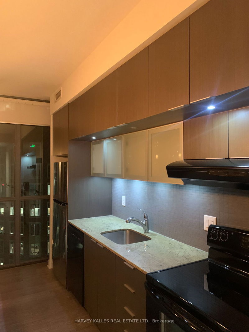 home for lease on 1801-110 Charles Street E