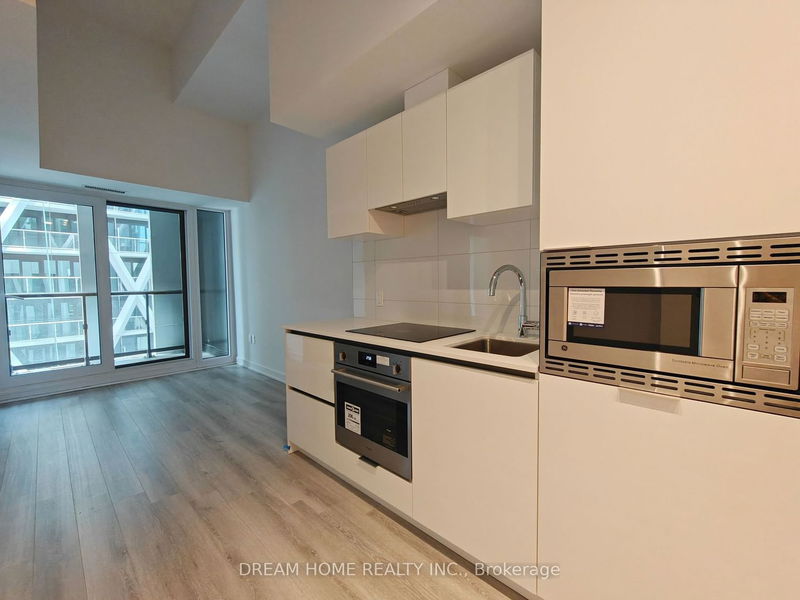 home for lease on 1107-238 Simcoe Street