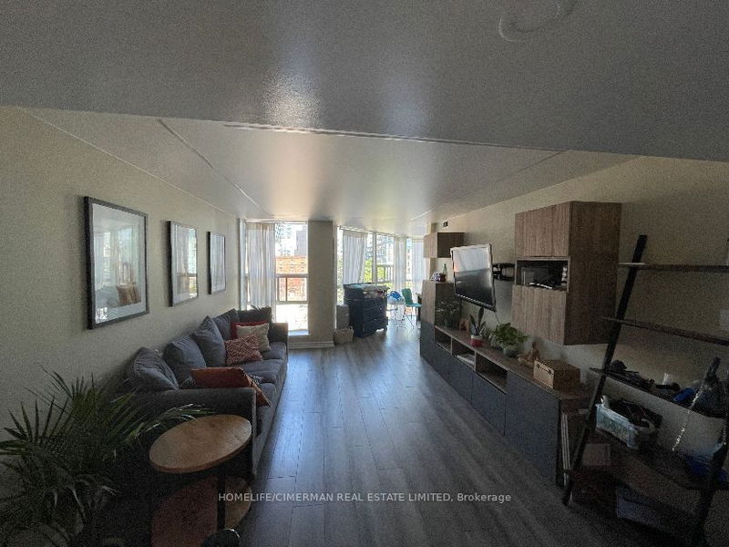 home for lease on 609-701 King Street W