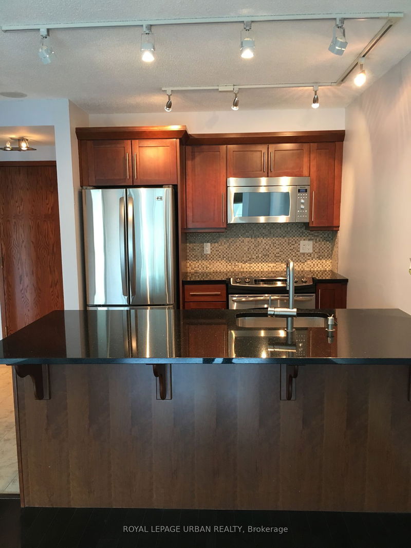 home for lease on 410-10 Yonge Street